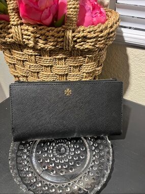 Tory Burch Black Zip Continental Wallet